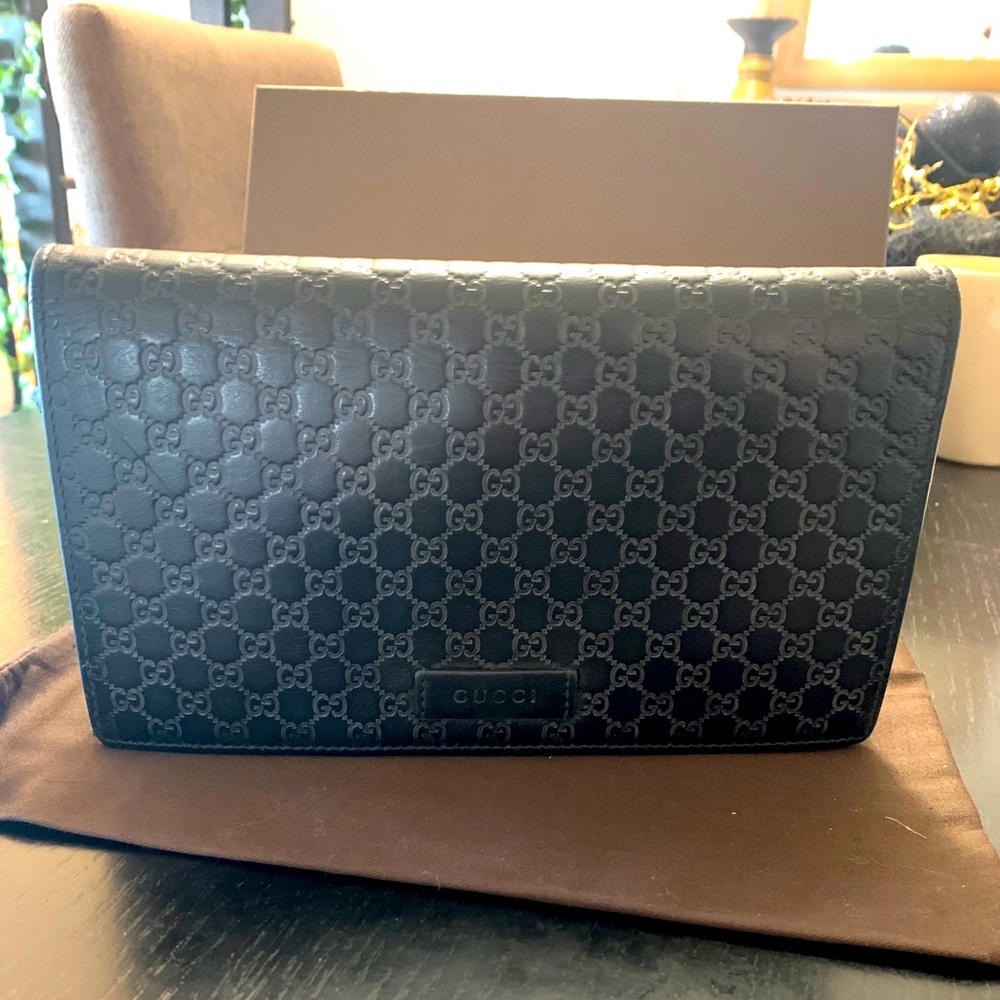 Gucci guccissima crossbody wallet black